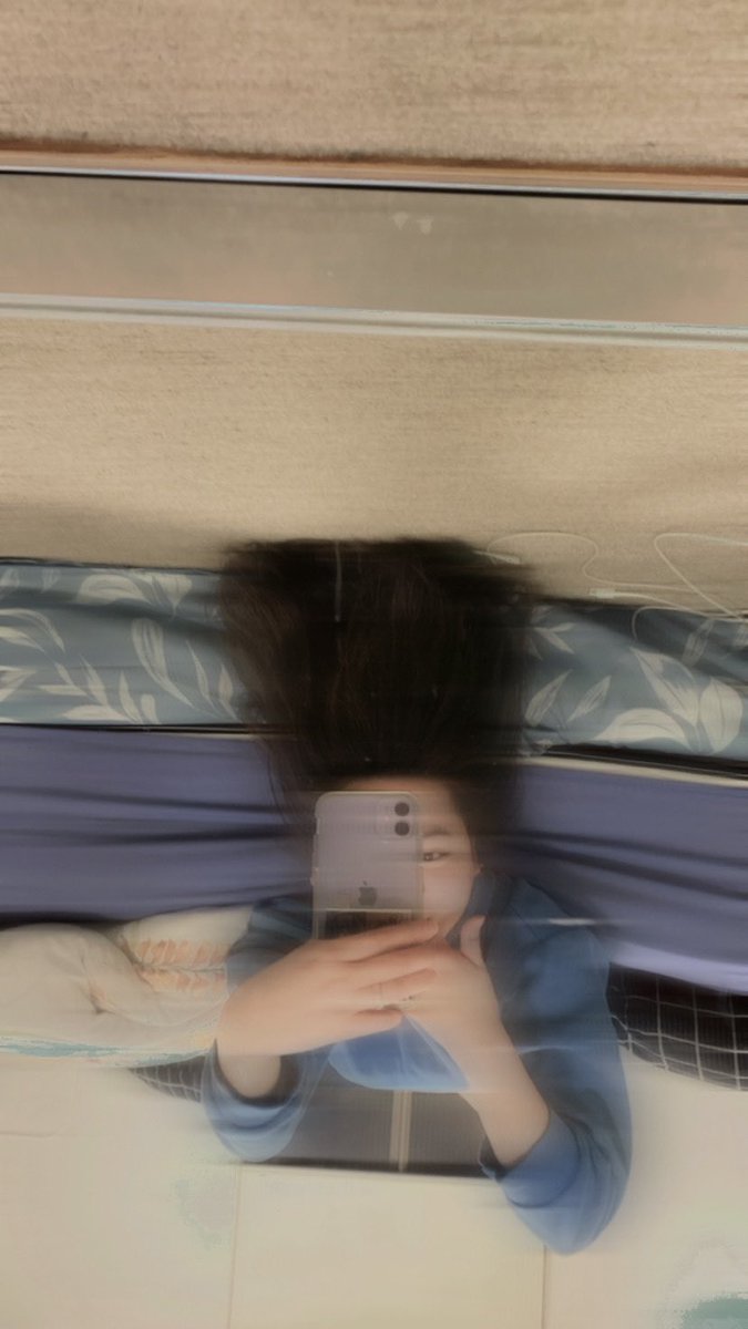 Gabut, nunggukan desek pulang kerje 🧚🏻‍♀️🧚🏻‍♀️🧚🏻‍♀️