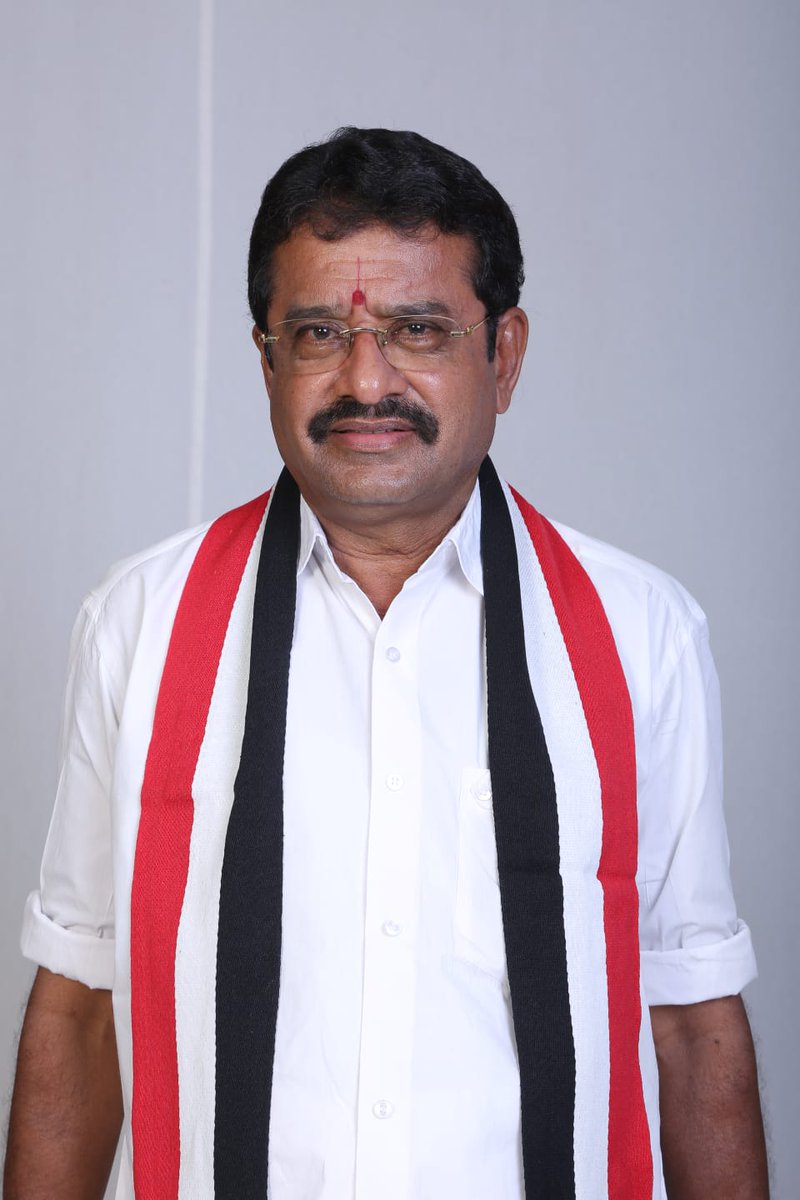 team_kvr's tweet photo. எங்களின் மன்னவர்,
முன்னாள் அமைச்சர்,
ஈரோடு மாநகர் மாவட்ட கழகச் செயலாளர் பாசமிகு அண்ணன் திரு.K.V.இராமலிங்கம் அவர்களுக்கு பிறந்தநாள் நல்வாழ்த்துக்கள்!✌️🔥
#TeamKVR https://t.co/Ql56vF619h