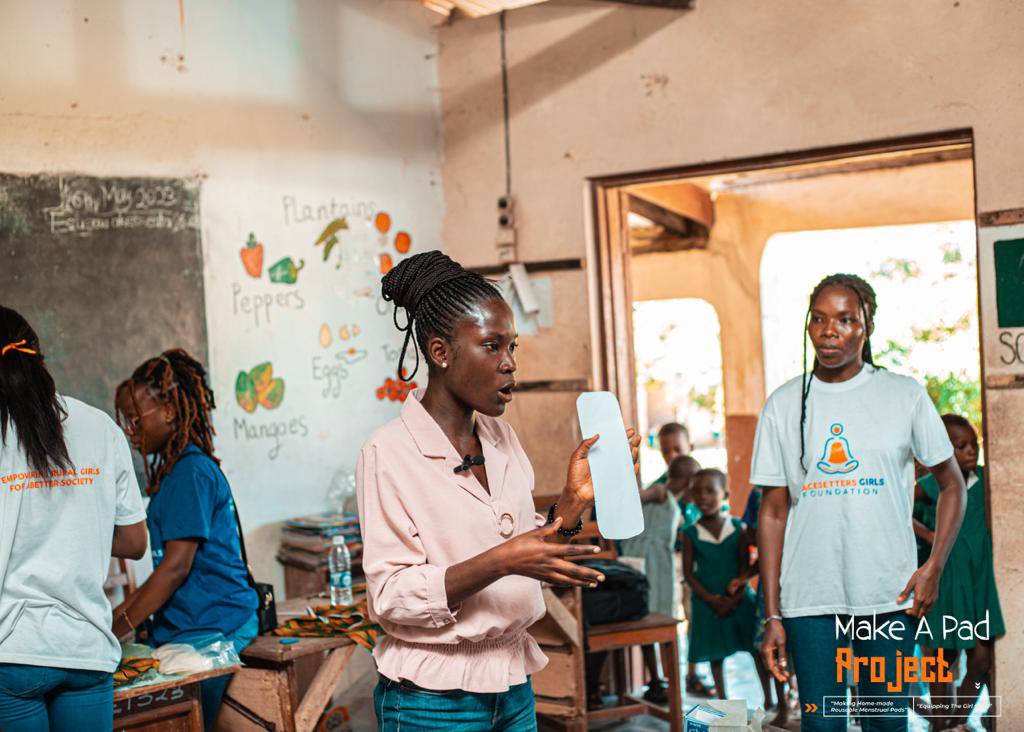 PacesettersGF's tweet photo. Meet Irene, a graduate from the University of Cape Coast.
She volunteered as a facilitator for our Make a Pad Project.
With her support, more than 40 students can now make reusable pads on their own 😍

#volunteerism
#makeapadproject
#tbt
#pgf https://t.co/3qQXOiX3VV