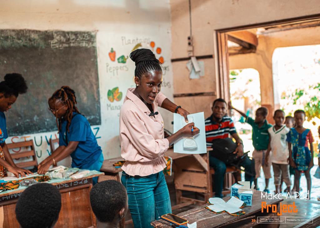 PacesettersGF's tweet photo. Meet Irene, a graduate from the University of Cape Coast.
She volunteered as a facilitator for our Make a Pad Project.
With her support, more than 40 students can now make reusable pads on their own 😍

#volunteerism
#makeapadproject
#tbt
#pgf https://t.co/3qQXOiX3VV