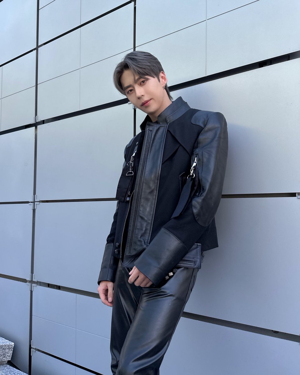 megamax_twt's tweet photo. 📸[ #MGX_Photo ]  

SEOUL FASHION WEEK x SLING STONE with MEGAMAX  

#MEGAMAX #메가맥스 #MGX 
#아이덴 #IDEN #슬링스톤 #SLINGSTONE
#서울패션위크 #SEOULFASHIONWEEK2023 #DDP https://t.co/cml6LZq466