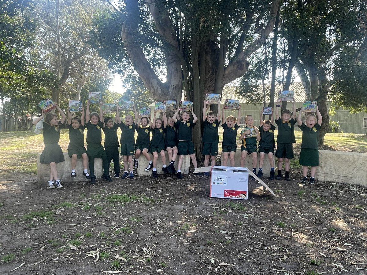 fernbayps's tweet image. Fern Bay Public School students were excited to receive a special delivery today from DeadlyScience and Australia Post. Thank you Deadly Science for your generous donation of three huge boxes full of Lego. Our students can’t wait to create! #deadlyscience #LoveWhereYouLearn