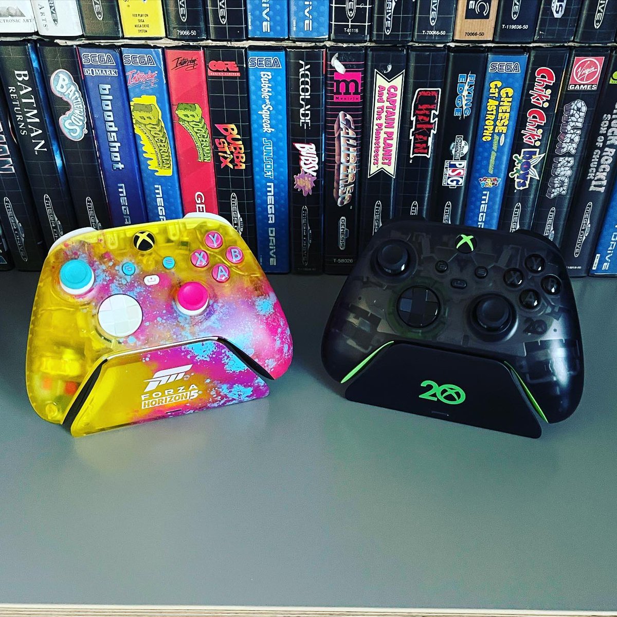milhouse08's tweet photo. Merci @GXL_Redge pour l’info j’ai pu avoir ce stand à moitié prix pour accompagner mon pad #xbox20 #xbox #XboxSeriesX https://t.co/5bK6NrsUA2