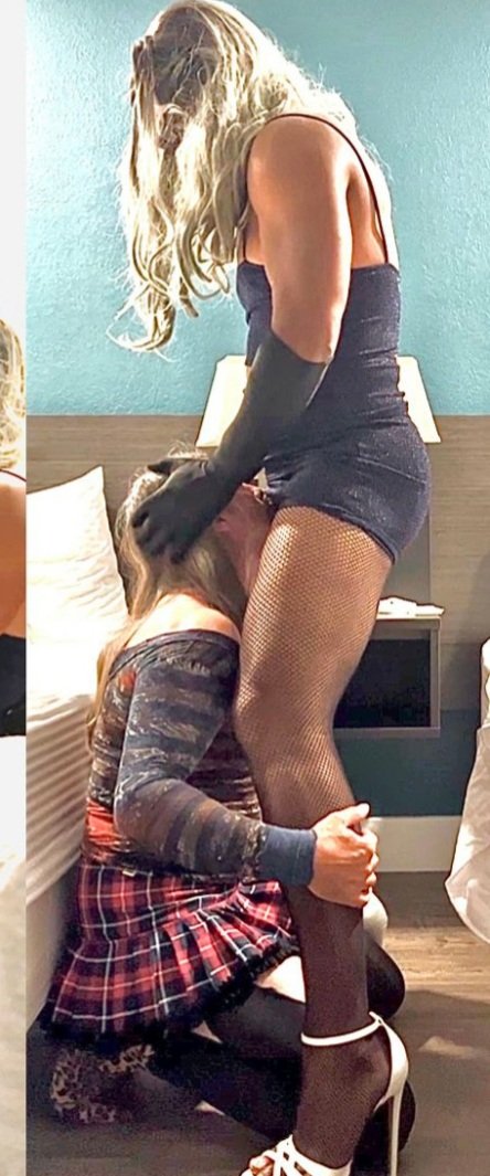 brit_cd's tweet photo. She forced it down my throat and wouldn't let me get away.. and I loved it hehe.. https://t.co/fhYCiMcOvi