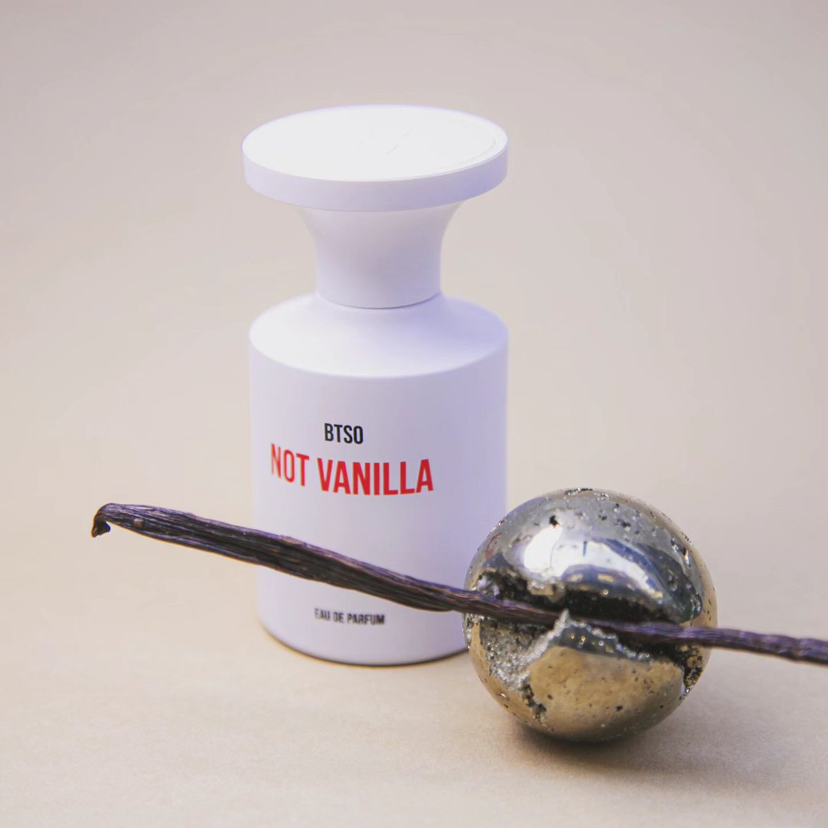 For vanilla fans: Not Vanilla by BTSO, woody and animalic.
#rareperfume #attar #perfume
Top notes: bergamot, camphor, nutmeg.
Heart notes: cedarwood, juniper, vanilla, violet.
Base notes:... #bloomperfumery
instagram.com/p/Cw5YKLjI7B4/
