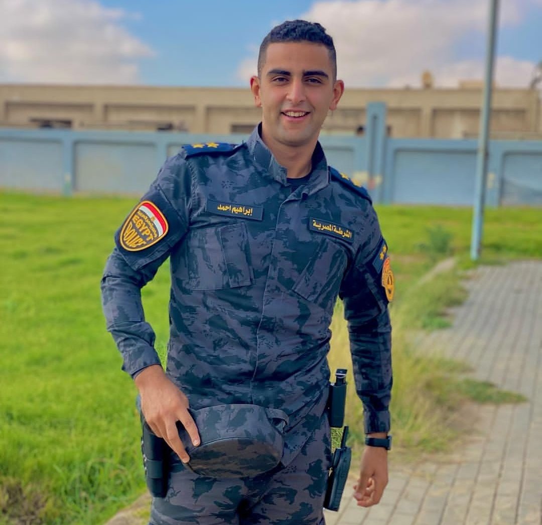 اللهم انت الشافي المعافي 
فضلا وليس امرا الدعاء لاخى بالشفاء العاجل