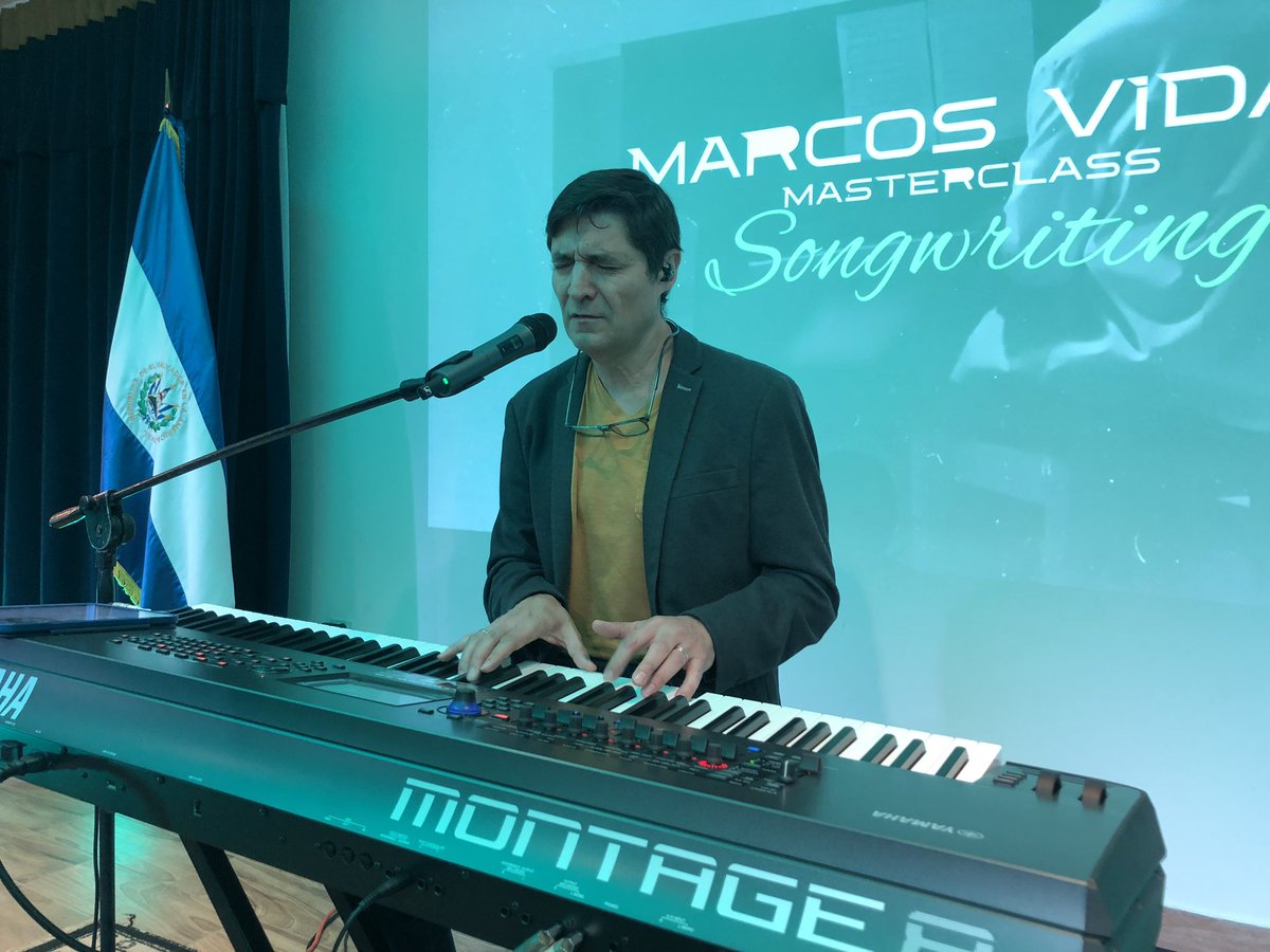 LPCristiana's tweet photo. #EnDesarrollo | Marcos Vidal se presenta en Máster Class de Ministerios Essencial, en Aula Magna @ueesoficial https://t.co/VfDWuqbICv
