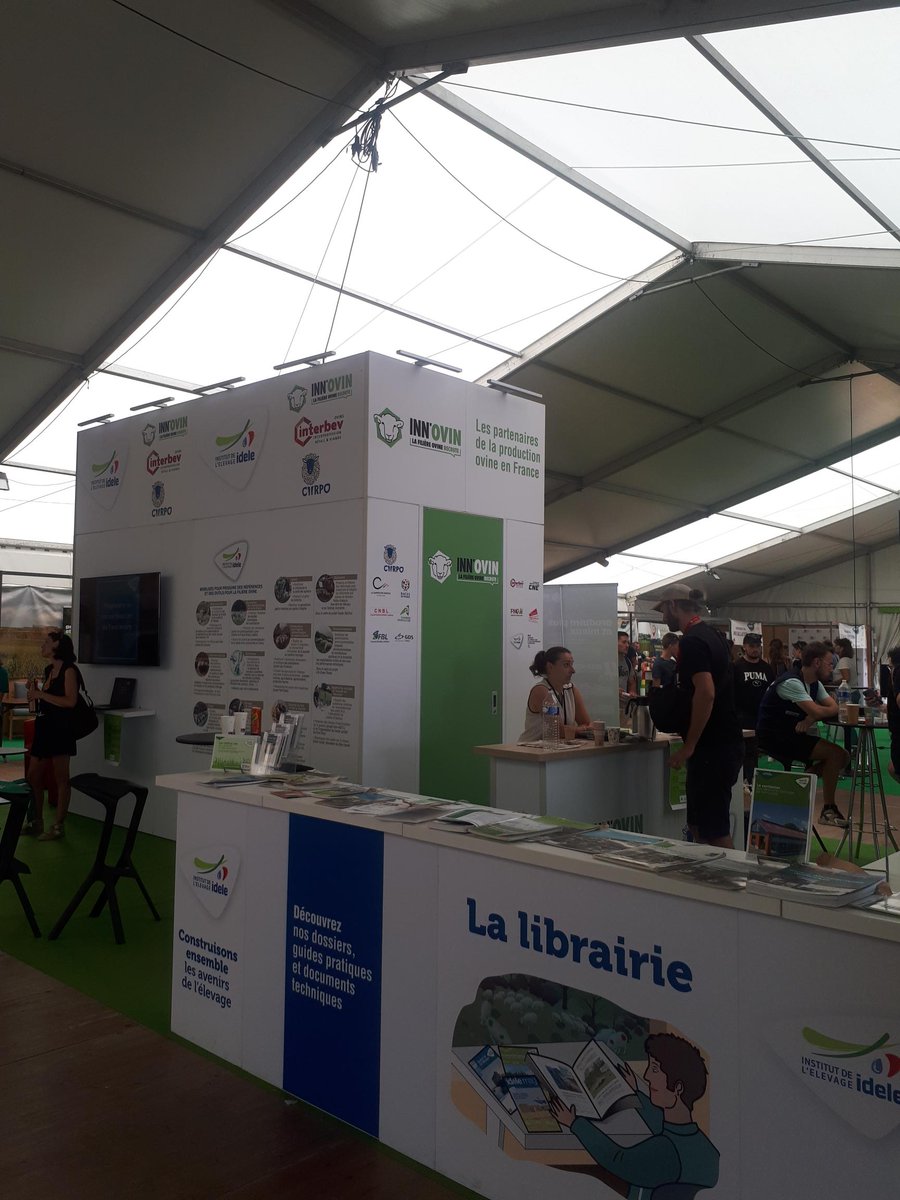 PoleAnimal_Coop's tweet photo. @MaurineGrvz et F.MONGE président de la filière ovine de @lacoopagricole sont présents auprès des adhérents sur le salon #TechOvin, entre animations et conférences, c'est LE rendez-vous des acteurs du monde #ovin pour échanger et faire le point sur l’évolution de la filière. https://t.co/C3S7QVfkOs