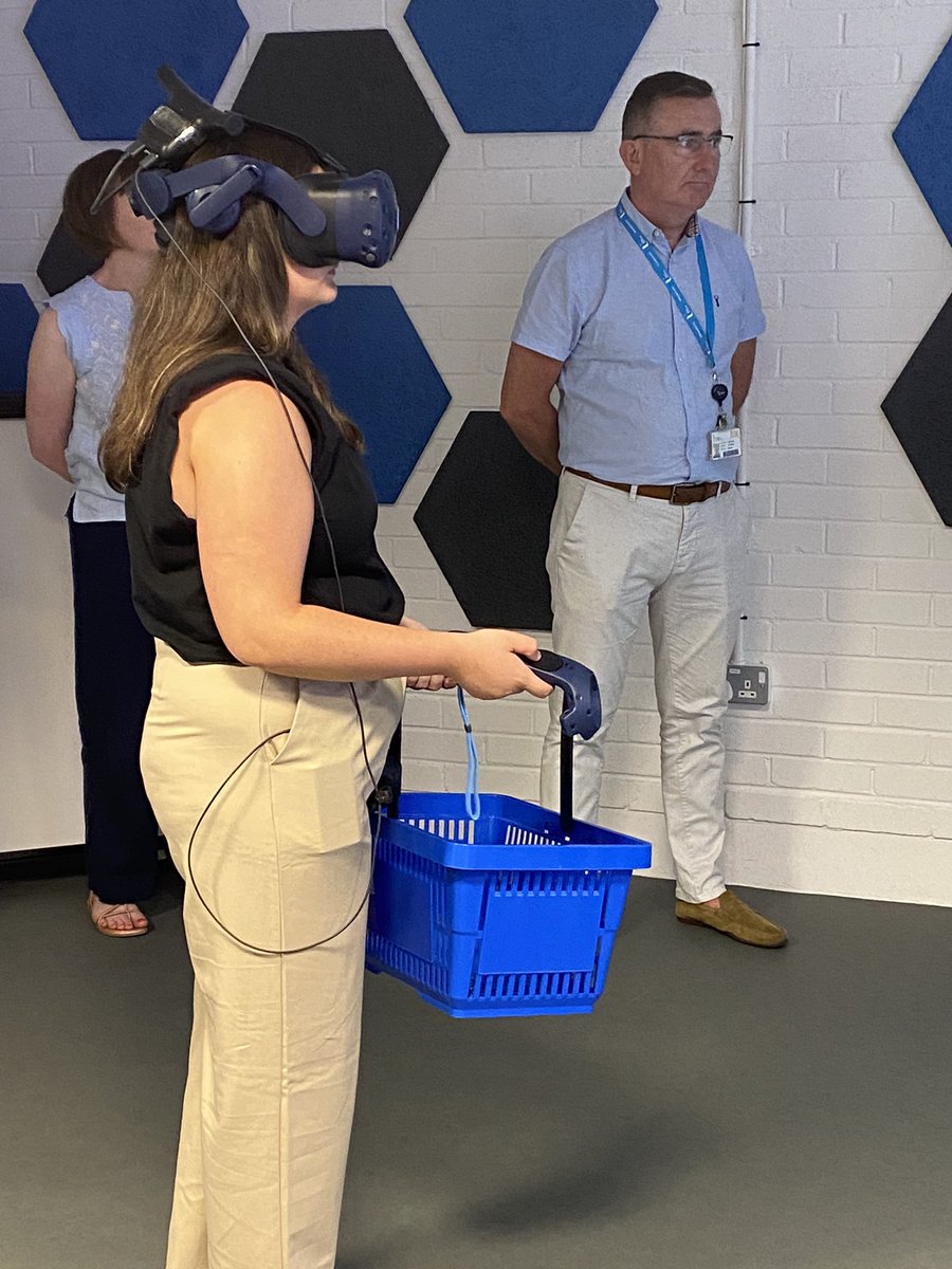 NaomiCDavidson's tweet photo. Thank you to @LynseyHollywood and colleagues from @UlsterBizSchool for hosting @FSAinNI this morning and arranging such an informative session. We especially enjoyed touring the facilities which included the VR lab. https://t.co/f5w9N9EXze