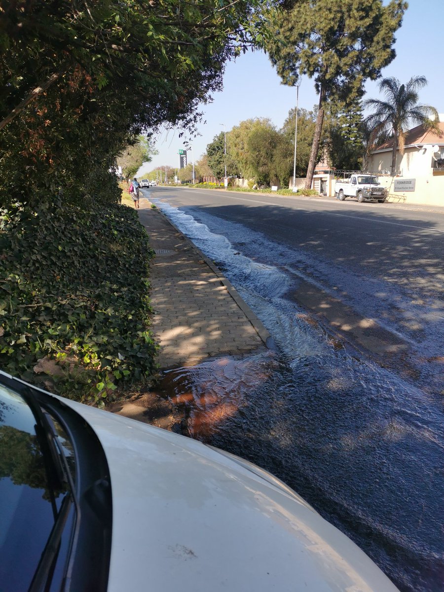 CaroRayner's tweet photo. @JHBWater @MyLeaderNicole  Residents without water more than a week. HELP https://t.co/Uj74A9vebD