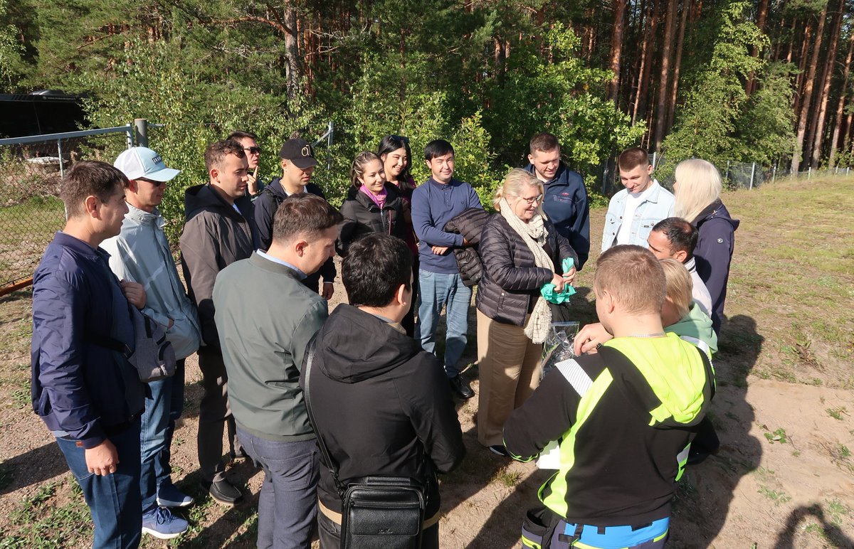 LuomaSamrit's tweet photo. @GTK_FI What do you like the most about Finland? “Water” the same answer from Uzbekistan delegations after enjoyed tasting water from Finnish aquifer during training on #groundwater modeling #geophysical #geohazard study under ICI-UM-Central Asia funded by @Ulkoministerio  😁 https://t.co/SBdVH7KElj