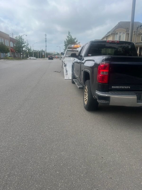 HRPS_Comm's tweet image. Another stunt driver stopped in Oakville this morning during project #SafeStart. Driver was speeding 105 in a posted 60 zone and as a result has had their vehicle impounded for 14 days and their licence suspended for 30. Driver must now appear in court on 5 charges. ^JW