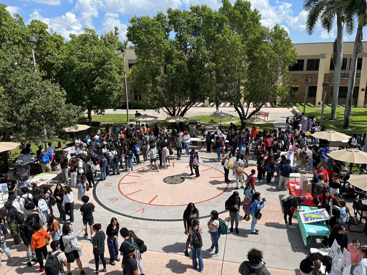 LHS Club Rush. Unmatched spirit and energy!! 
#WeareLely
<a href="/collierschools/">Collier County Public Schools</a>