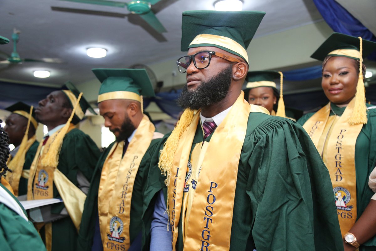 acegid_igh's tweet photo. 🎉🎉🎉
We celebrate our 22 MSc and 4 PhD graduates in today's 15th convocation of @RedeemersUni!
Congratulations, #PathogenHunters https://t.co/yWOIUv2QrQ