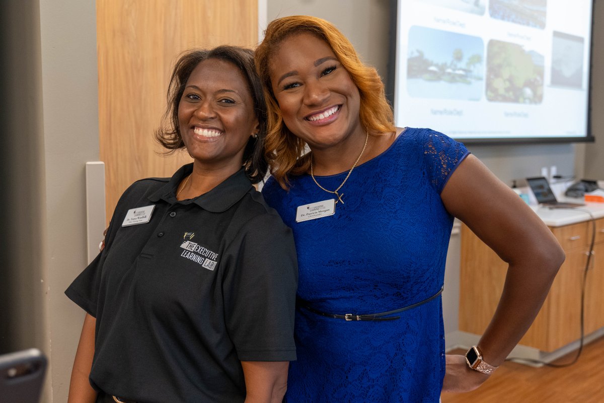 CentralHealthTX's tweet photo. 📚 The 2023 Class of Health Champions wrapped up their first workshop with a health equity training session led by @DrMorganTELL , ready to be an advocate for healthcare access and equity in Austin.
Learn more ➡️ https://t.co/sqQndWOnST
#atx #health #commmunityoutreach https://t.co/K5mKSPayHW