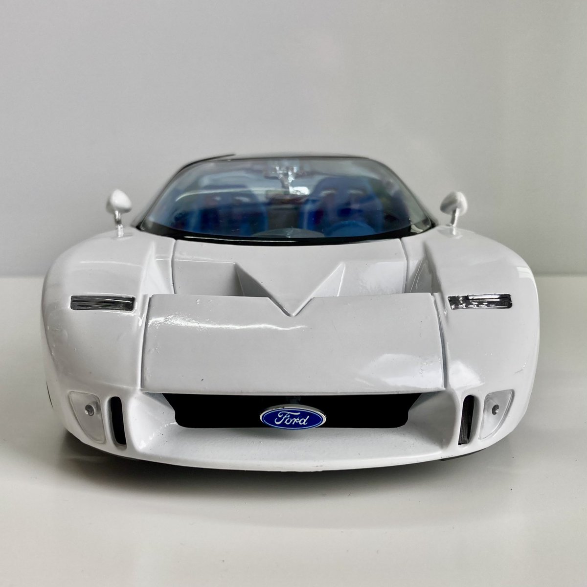 ArgumentAbi's tweet photo. One of my favorite supercars of the 90s. What a beauty this car was. Too bad it never made production and only this concept/working prototype car was built, but it was gracing my bedroom wall with its presence probably like any other red-blooded 90s kids. 😊 #supercar #fordgt90 https://t.co/KiDfwcIvtD