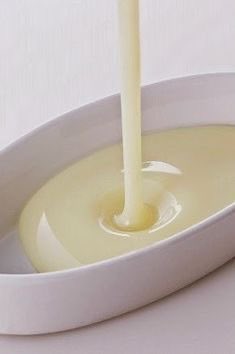 Ahh pero hablemos de combinaciones que siguen siendo perfectas a lo largo de los años. 

Por ejemplo:

Gelatina + leche condensada 🤤
#HeroesGelhada