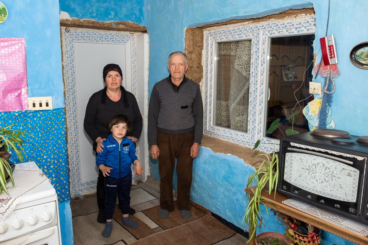 Наша организација им је обезбедила оно што им је тренутно било најпрече, а то је ПВЦ столарија, за коју је издвојено 2.550 евра.