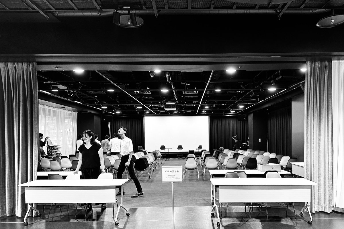 kkzyk's tweet image. #DesignPerspectives にお越しいただきました皆様、および登壇者、スポンサー、関係者の皆様含め本日はありがとうございました🙏
本イベントが、少しでもデザイン職に携わる方々が道を切り拓く上での一助になったら幸いです。後日レポート記事も出ますので、お楽しみに📝