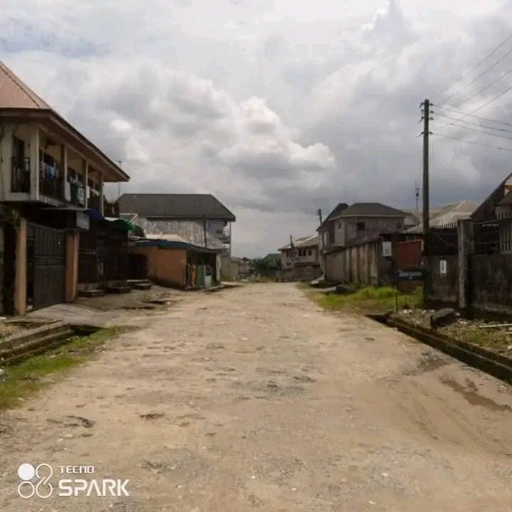 Manlike_ED's tweet photo. #100DaysOfSim: The Executive Governor of Rivers State, Sir. @SimFubaraKSC flagged off the construction of Elelenwo internal roads in Obio/Akpor LGA of Rivers State as one of the projects to mark the 100 days of Government of Continuity and Consolidation. https://t.co/akdY8A2fU7