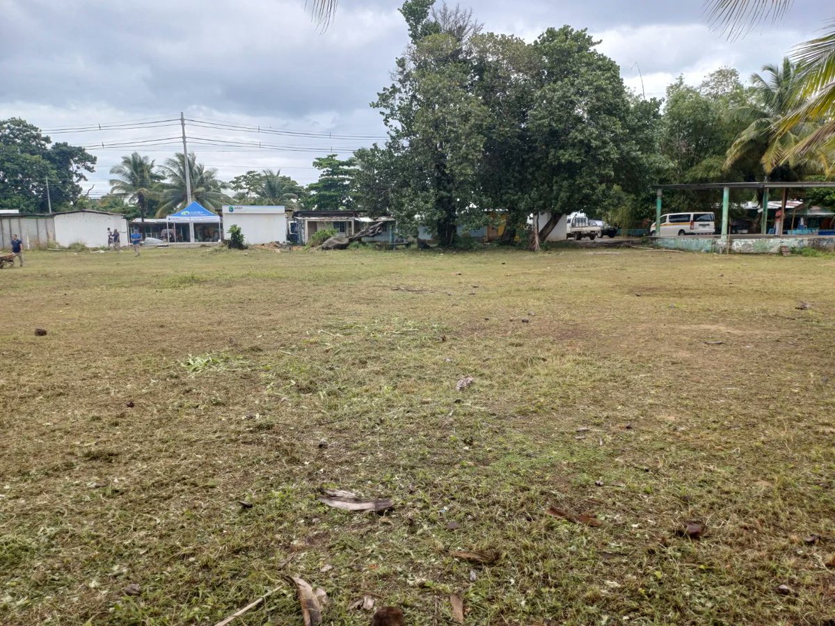 alcaldiabocas's tweet photo. Nuestro Personal de Áreas Verdes, se encuentra en los Terrenos de la @feriadelmarbocasdeltoro realizando el.mantenimiento de dicha área.
#SeguimosTrabajando
@AmupaOficial @AdalpaPanama @TheBocasBreeze @MinGobPma
#bocasdeltoro #panama #Islacolon #islandlife #community https://t.co/rJRk1X9d1b