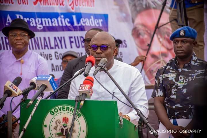 EzebunwoRoland's tweet image. #PROUDLY_REBISI 💥

When I left the University and it was proper for me to start living as a man ELELENWO was the first place I rented a one bedroom flat before I started my life.

~Gov. Fubara.

#100DaysofSim
#TheWorkingsim
#Simcares