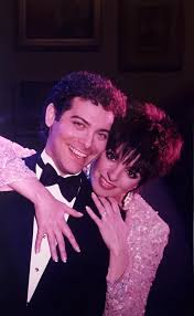 iShowTunes's tweet image. Happy Birthday to Singer, Pianist and Music Revivalist... #MichaelFeinStein/@MichaelFeinstei, seen here, over the years, with #EGOT-Winner, #LizaMinnelli !!!