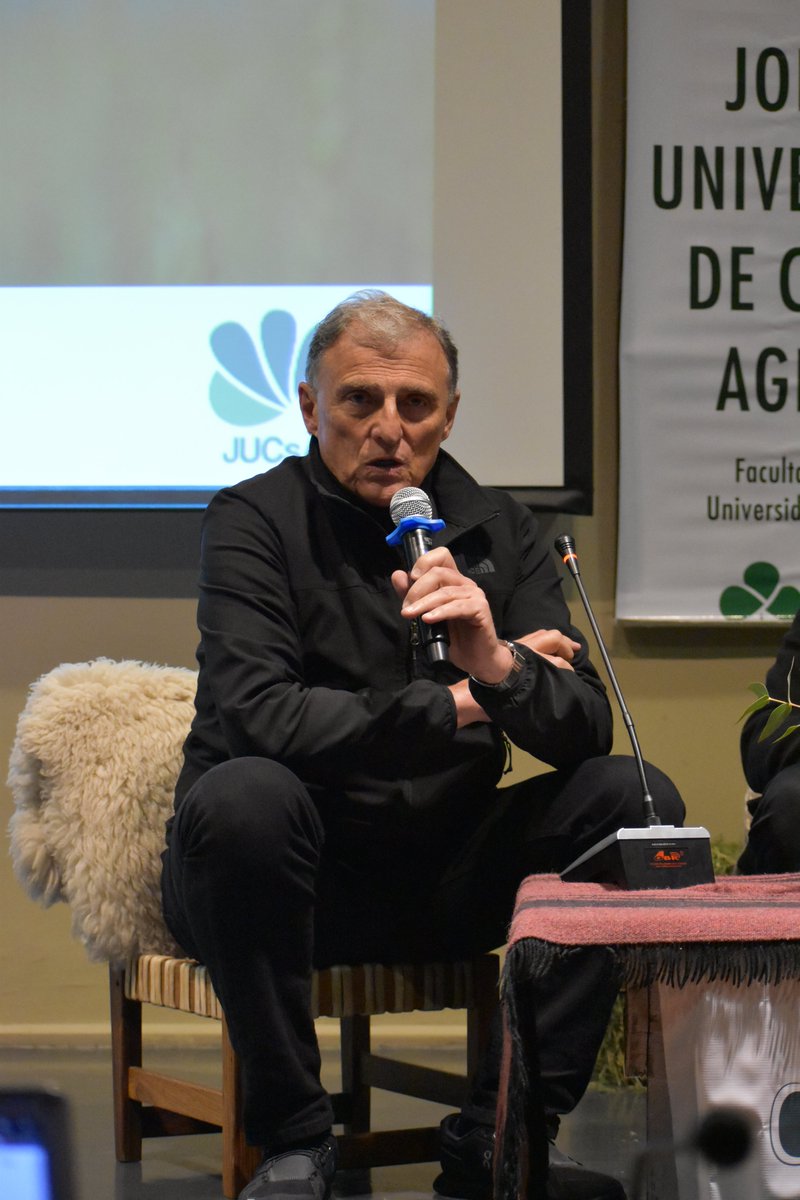 Agro_LAI's tweet photo. “Los equipos de riego se desarrollaron en Argentina cuando no había impuestos para los bienes de capital, había un único tipo de cambio y había mas libertad. Eso es lo que hoy falta para que se desarrolle el riego.” 
@alepannunzio #JUCsA https://t.co/wWgswBWfbm