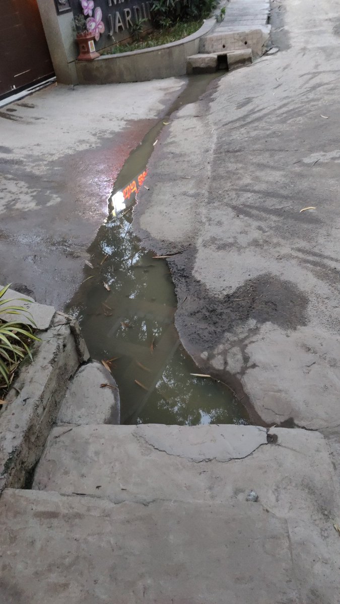 Raj_The_Showman's tweet image. @BBMPCares @BBMPCOMM @chairmanbwssb @ICCCBengaluru @MALimbavali Drain water is not flowing, it&apos;s stagnant, and causing serious health issues for residents and security folk near our apartment. Entire drains are blocked during #BWSSB work by contractors. Kindly do the needful.