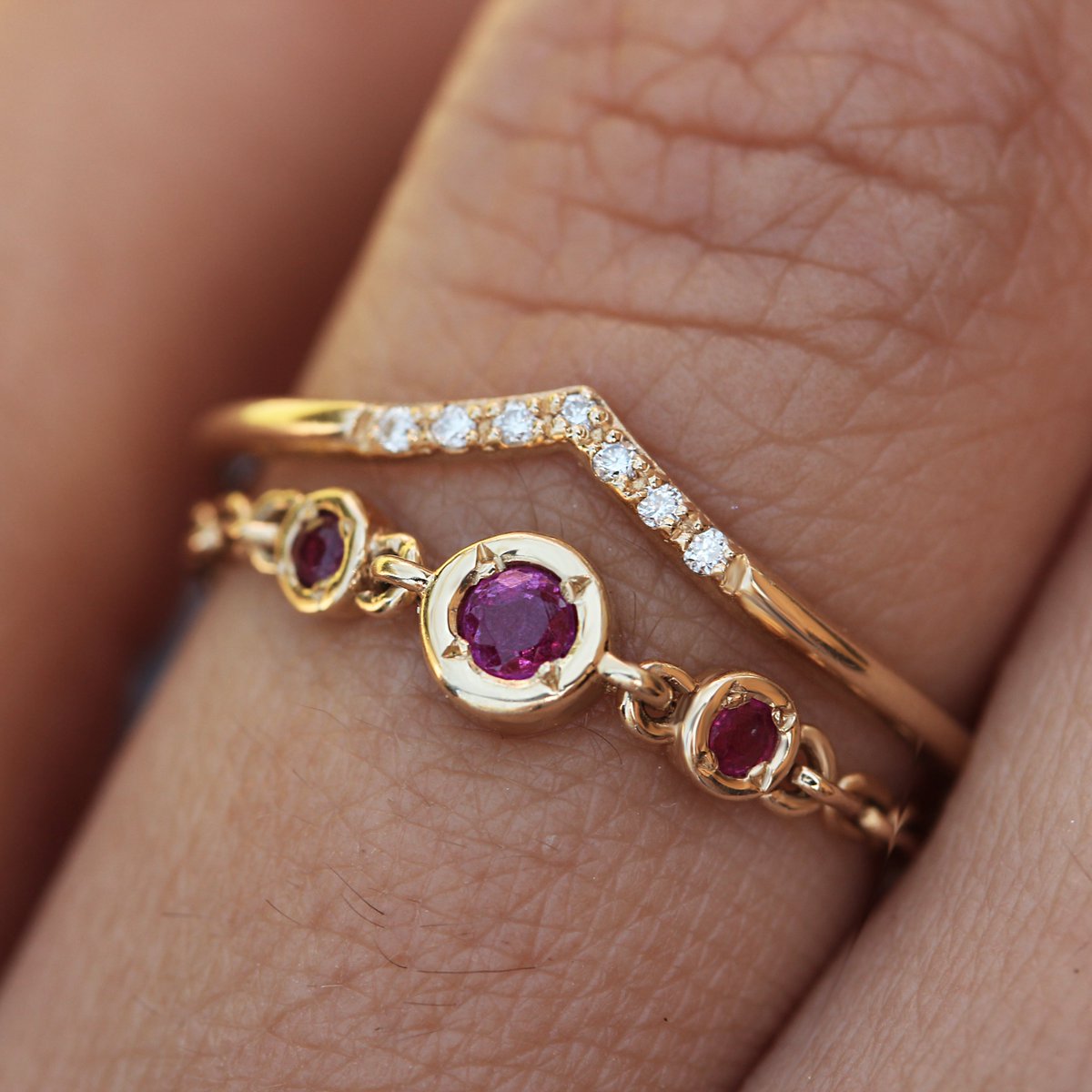 SillyShiny's tweet image. Unmissable! Check out this V7 Mini Chevron Diamond Wedding Band ♥ .
sillyshiny.com/products/v7-mi…
#shesaidyes #DiamondStacking