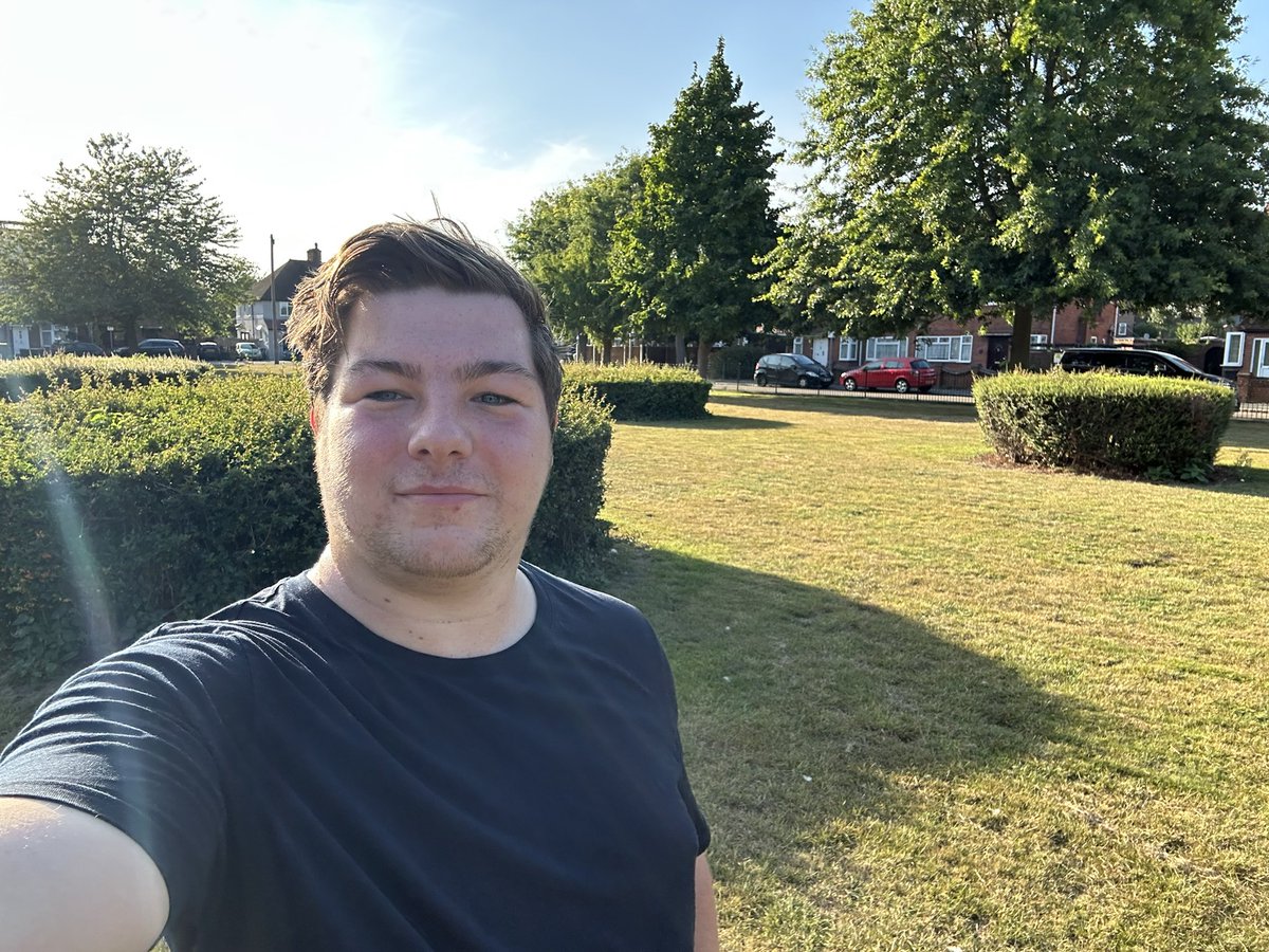 JoeMcnicholl's tweet photo. Fantastic walk to #Mayesbrook on such a beautiful day https://t.co/Z4jigtcP6E