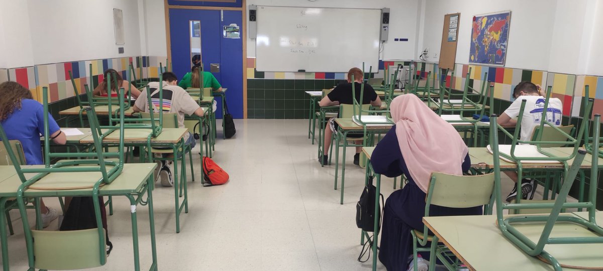 cesvegamedia's tweet photo. Good morning! Our wonderful ex 4ESO students are back with a bang this morning taking their official B1 or B2 exams. Good luck to all ten students 🙏🤞#cesvegamedia, #Erasmus #sepie #educacionbilingüe #englishlanguage #educarm #ucoerm #ayuntamientodealguazas https://t.co/JY0yrghYgQ