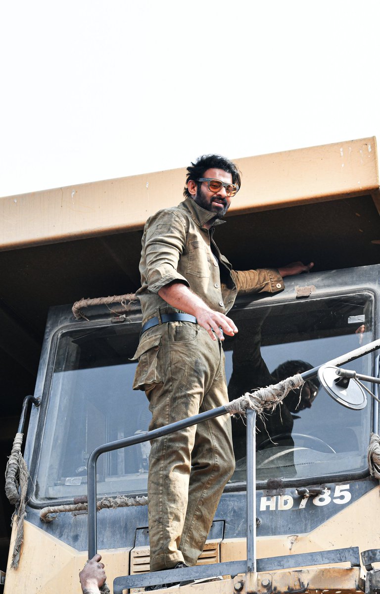 Rohith2214's tweet photo. Salaar releasing on Diwali 🪔💥🔥

#salaar #prabhas #jawan #SalaarPostponed #SalaarOnSep28th https://t.co/QSXZcWFYWV