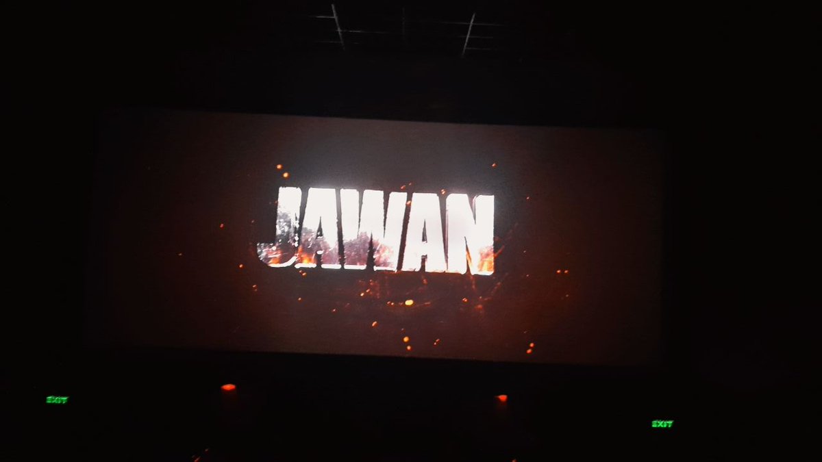 adikapil02's tweet photo. #Jawan is a fanstaic and entertaining movie,1st half had d thrills, 2nd half had d soul. #SRK𓃵 as #VikramRathore  ROCKED,gets d max applause 🔥
The back stories r emotional, action scenes in d 2nd half is brilliant.
 #VijaySethupathi
#Nayanthara #SanjayDutt Ratings - 4*/5 https://t.co/W12DMFmERK