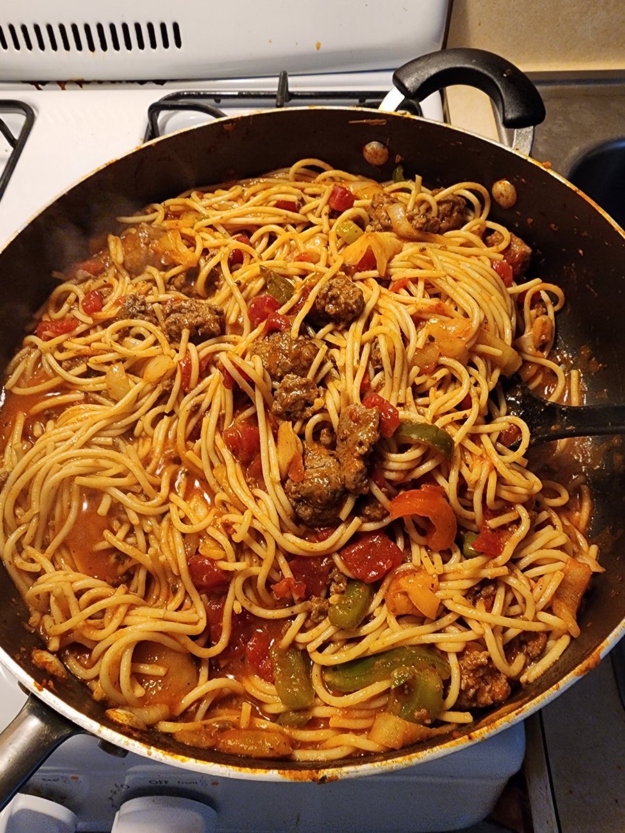 MsTanikaNikki's tweet image. When you are use to cooking for a house full of people...it's hard to adjust to cooking for just yourself🤭 But hell..in this economy ya better make enough for leftovers🤷🏽‍♀️ &amp;amp; that's some real talk 😋 #NomNoms #Foodie #thursdayvibes #GoodEatz #NFTCommunity #NFTs #Web3 #economy
