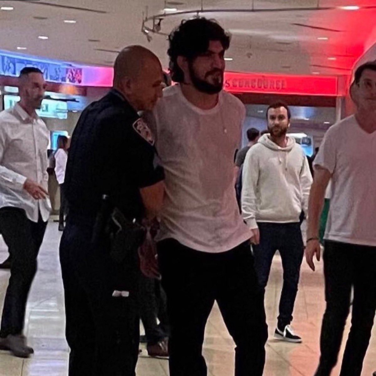 NOOOO THEY ACTUALLY GOT DILLON