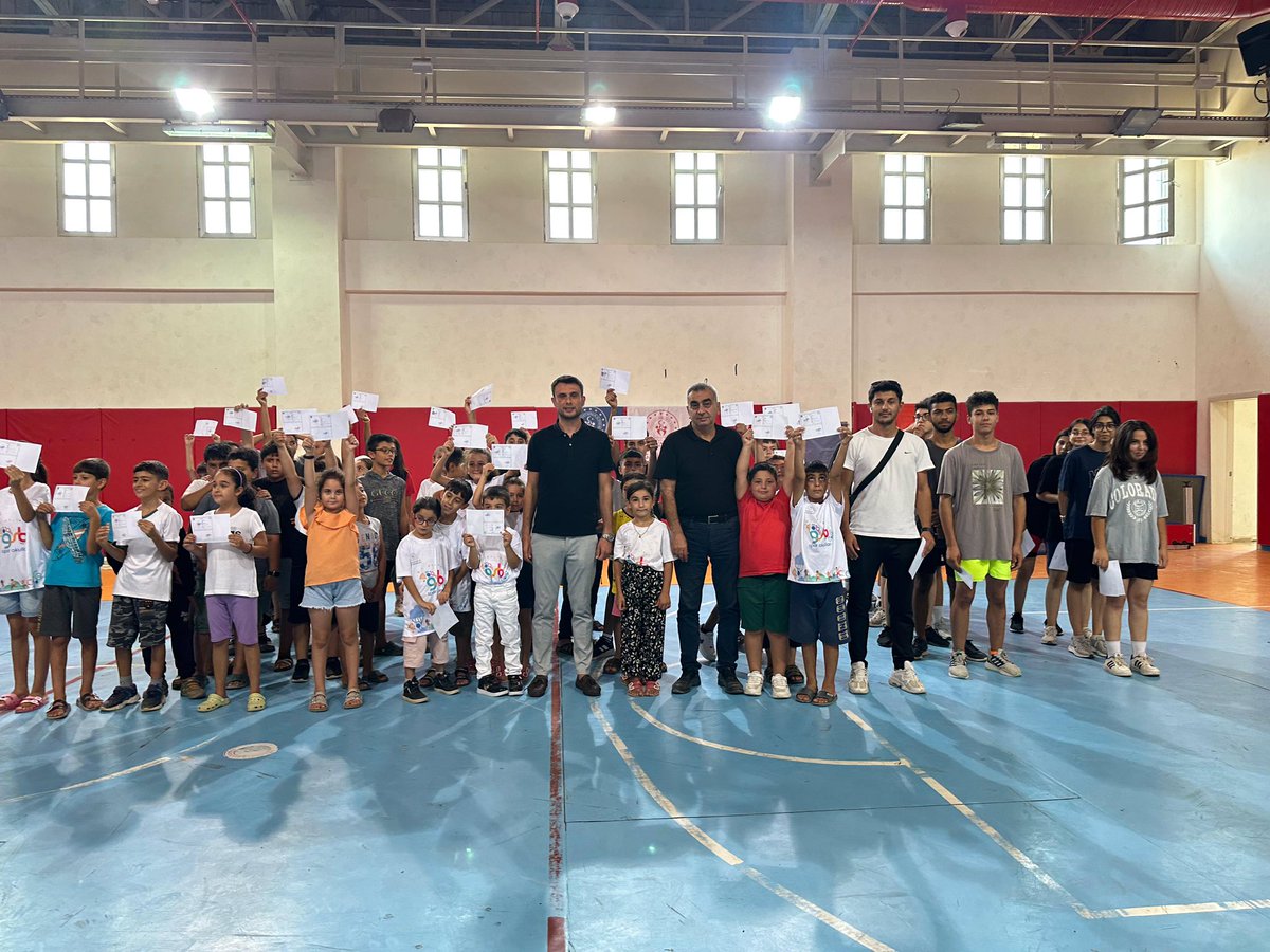 mhmtclk004's tweet photo. 📍İslahiye Gençlik ve Spor İlçe Müdürlüğü olarak Yüzme Bilmeyen Kalmasın projesi kapsamında tüm sporcularımıza sporcu kartı taktim ettik.. 
Çocuklar mutlu biz mutluyuz.
@muhittinozby @demirlevent1 @AlaskozEray @mer73093911 @ibrahimh_polat https://t.co/NYCn6ryXOP