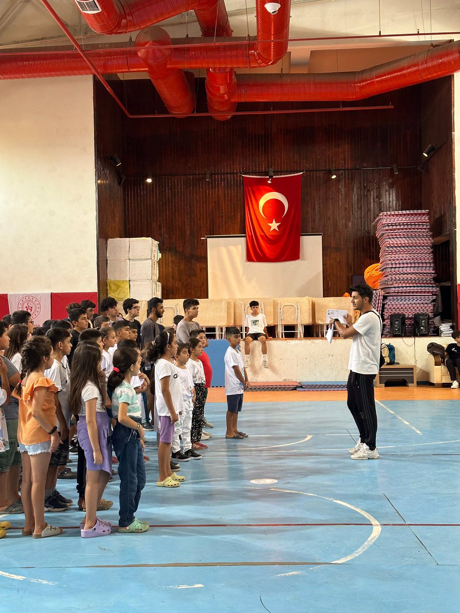 mhmtclk004's tweet photo. 📍İslahiye Gençlik ve Spor İlçe Müdürlüğü olarak Yüzme Bilmeyen Kalmasın projesi kapsamında tüm sporcularımıza sporcu kartı taktim ettik.. 
Çocuklar mutlu biz mutluyuz.
@muhittinozby @demirlevent1 @AlaskozEray @mer73093911 @ibrahimh_polat https://t.co/NYCn6ryXOP