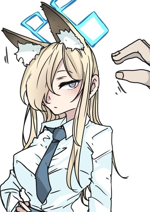 頭撫でさせてくれるカンナ 