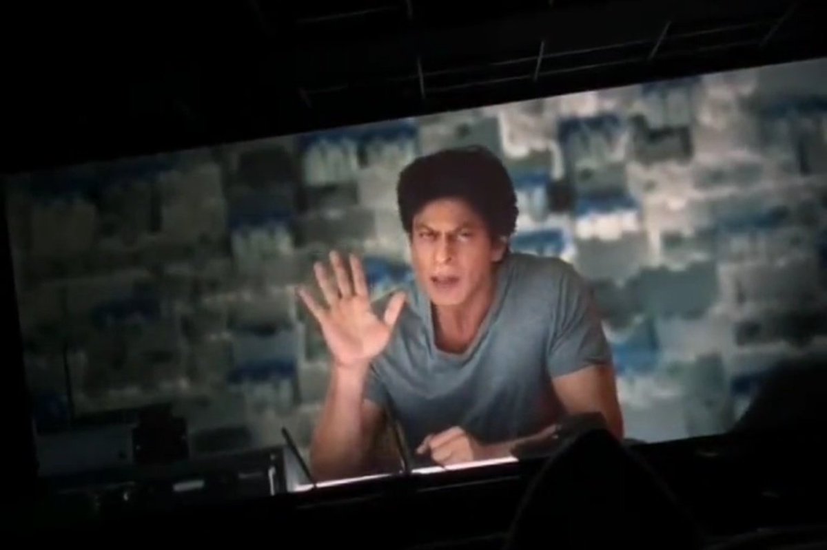PunsterX's tweet photo. A star conveys his message through his film.

This scene in #Jawan when SRK asks people not to vote in the name of religion or caste. But to ask candidates, what they will do for you in the next 5 yrs.

This is what's making fans of a certain party and political leader nervous. https://t.co/nSNEjLMHqI