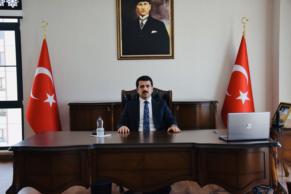 Bugün itibariyle #Karapınar vazifemize başladık..

#Karapınar dair her mesele meselemiz,#Karapınarlı hemşehrilerimizin her talebi ana gündem maddemiz olacaktır..

Rabbim mahçup etmesin🤲