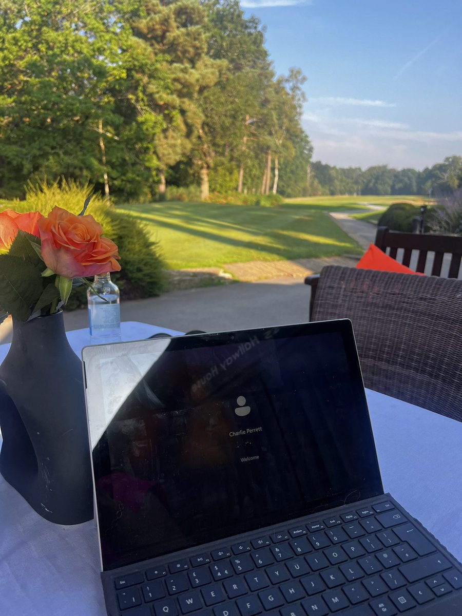 copeland_cc's tweet image. Working hard it hardly working? Tough working conditions today #nabs #golfevent @FoxhillsSurrey