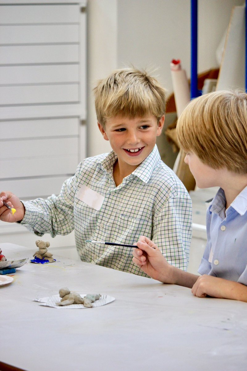 _Ludgrove's tweet image. The new VIs (Year 4) got stuck into Ludgrove life straight away with a combined Pottery and Art activity to make a clay frog and paint it. Lovely to see some friendships already forming… 🥰 #startofterm #newschool #firstdayofschool #year4  #art #pottery #schoollife #prepschool