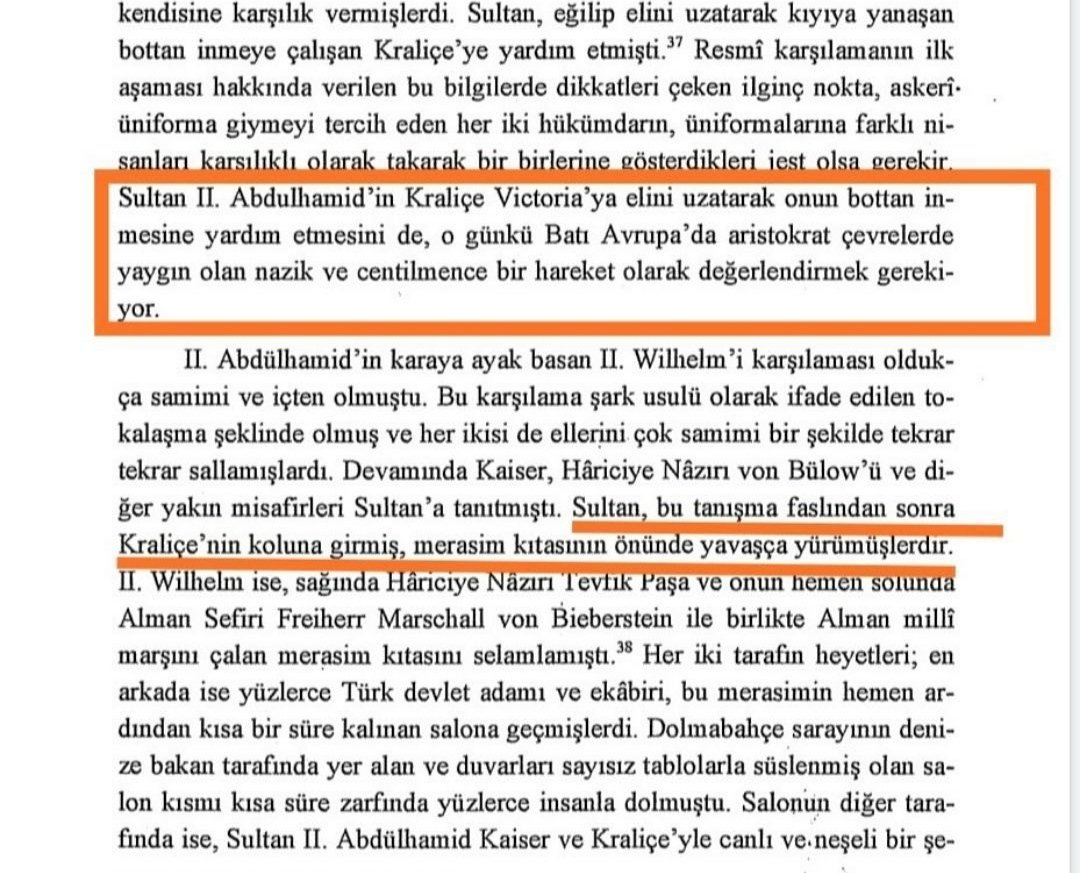 testomagandasi's tweet photo. @abdil_erdik @TurkTarihArsiv @Hunnum4 Bu Balkan Paktı görüşmelerinde sırasında çekildi. Altta görselin açıklaması var. Diplomatik buluşma adeti buydu, merasim kıtası önünde liderler eşlerinin kollarına girerek arabalara binerlerdi. Neden fotoğrafın açıklamasını yapmadın? Buyrun, Abdülhamid de bunu yapmıştır. https://t.co/7oIF1iCLqc