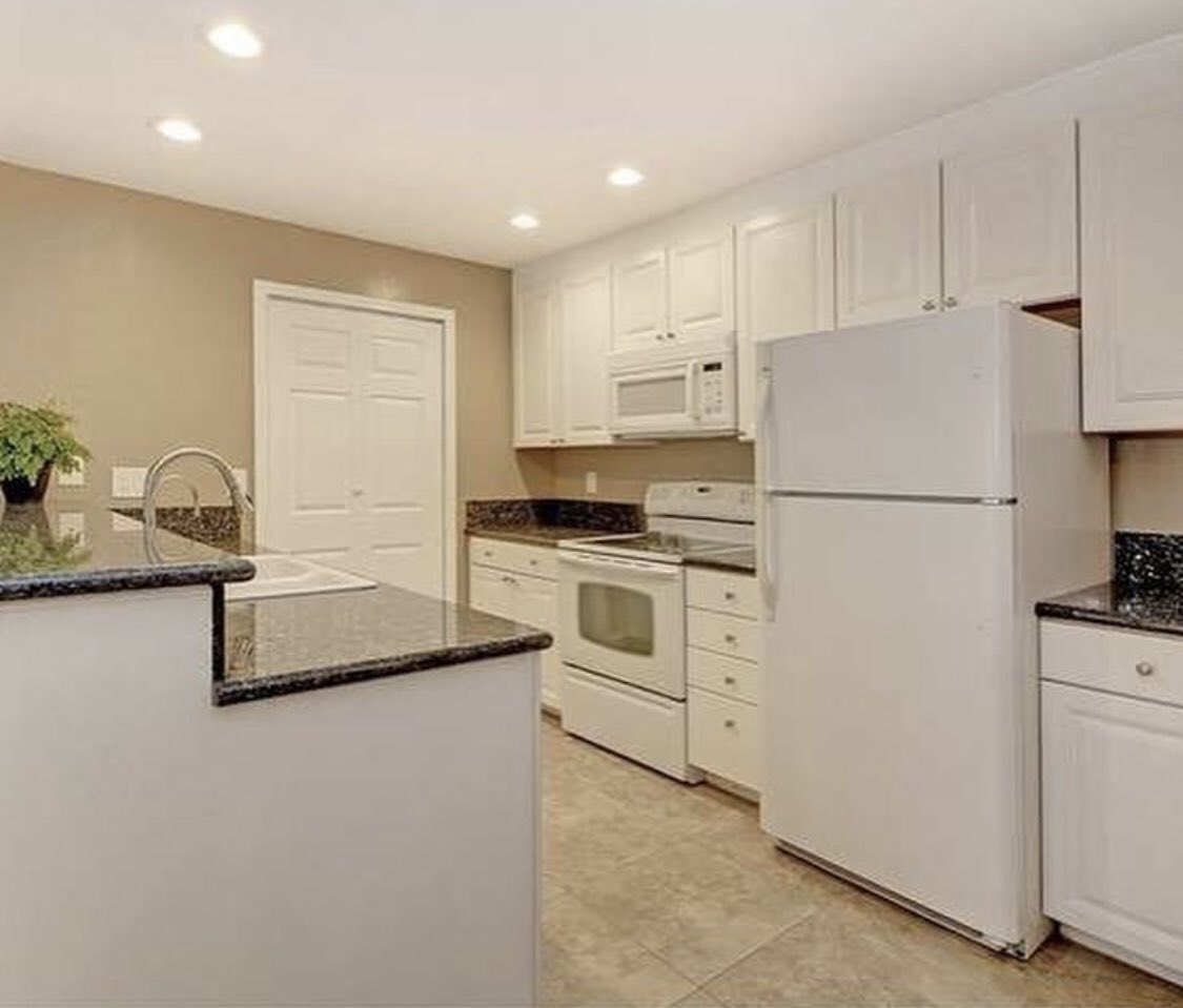dnjames6's tweet photo. Looking for a decent apartment for rent in Maryland, California and Texas! I’m here to make it easy for you. Slide in to my DM. https://t.co/jxSGkusyE1
