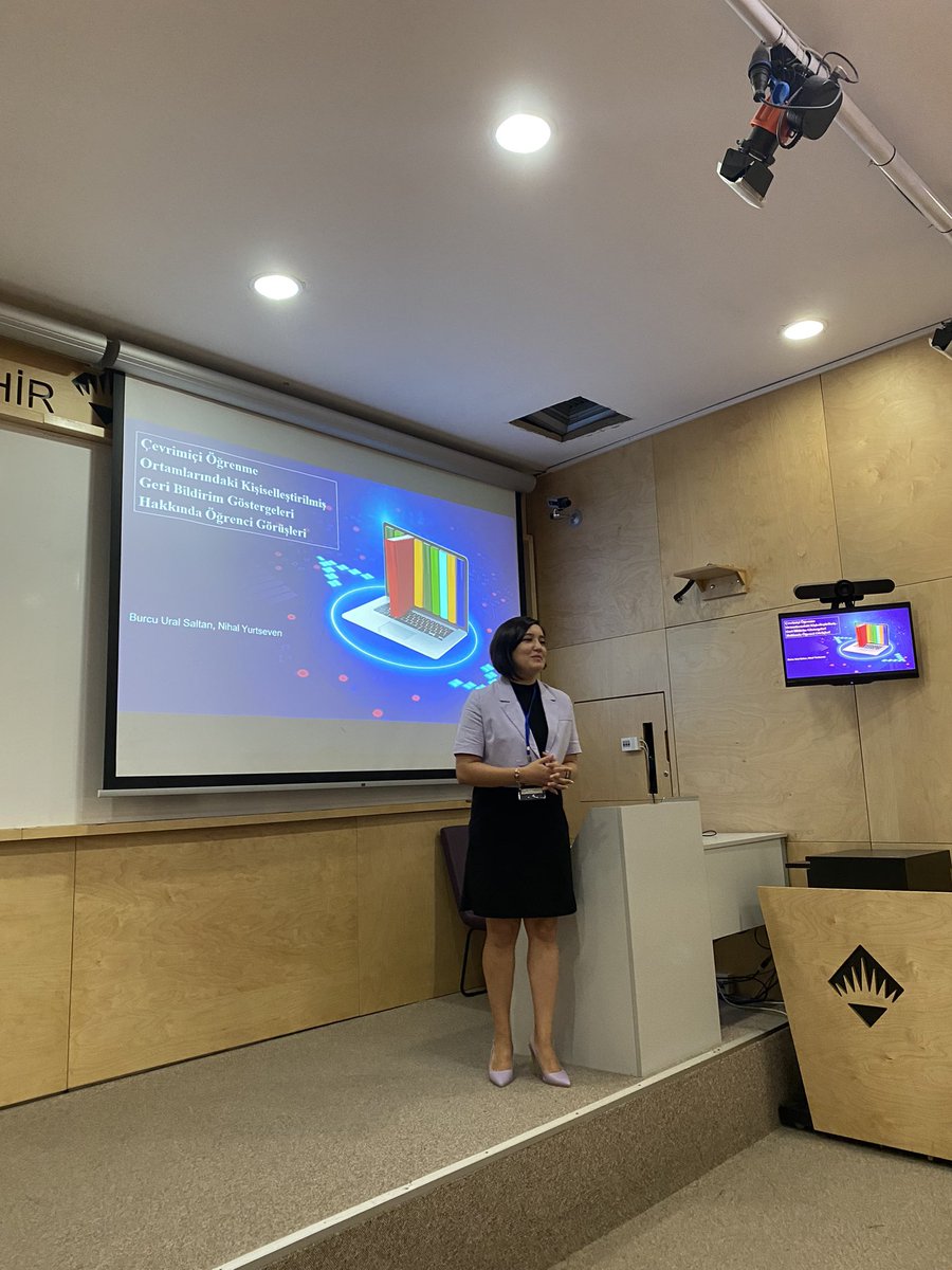 Sevgili doktora öğrencim Burcu Ural Saltan 23. Uluslararası Eğitim Teknolojileri Konferansı’nda çevrimiçi öğrenme ortamlarında geri bildirim konulu bildirisini sunuyor. Tebrikler Burcucum 🎈🌟👏🏻 
<a href="/UsBurju/">Burcu Ural Saltan</a> 
<a href="/IetcConference/">IETC Conference</a>