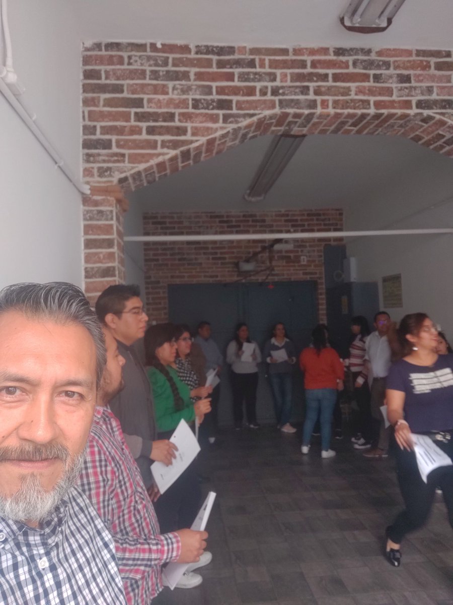 AMF_KrestonFLS's tweet photo. Pausa activa!! Coordinada por Laura del comité de Sustentabilidad! Gracias!!! https://t.co/CU1O5oDUhA
