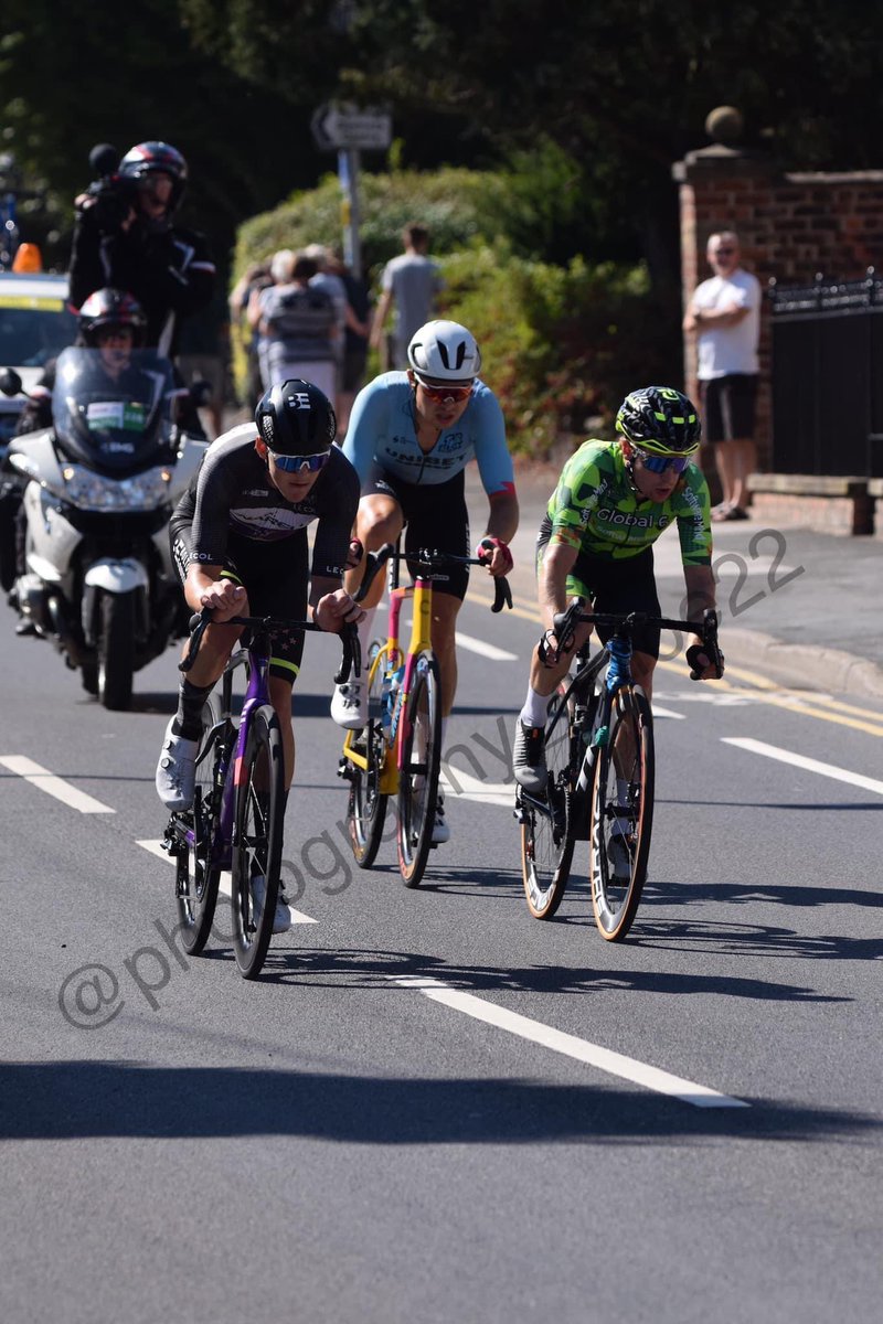 chloeforrest22's tweet photo. Tour of Britain going through Driffield the other day 
#TourOfBritain #cycling 
@TourofBritain @INEOSGrenadiers @BritishCycling @global6cycling @GeraintThomas86 @NicoSessler https://t.co/ZiXczctgwk