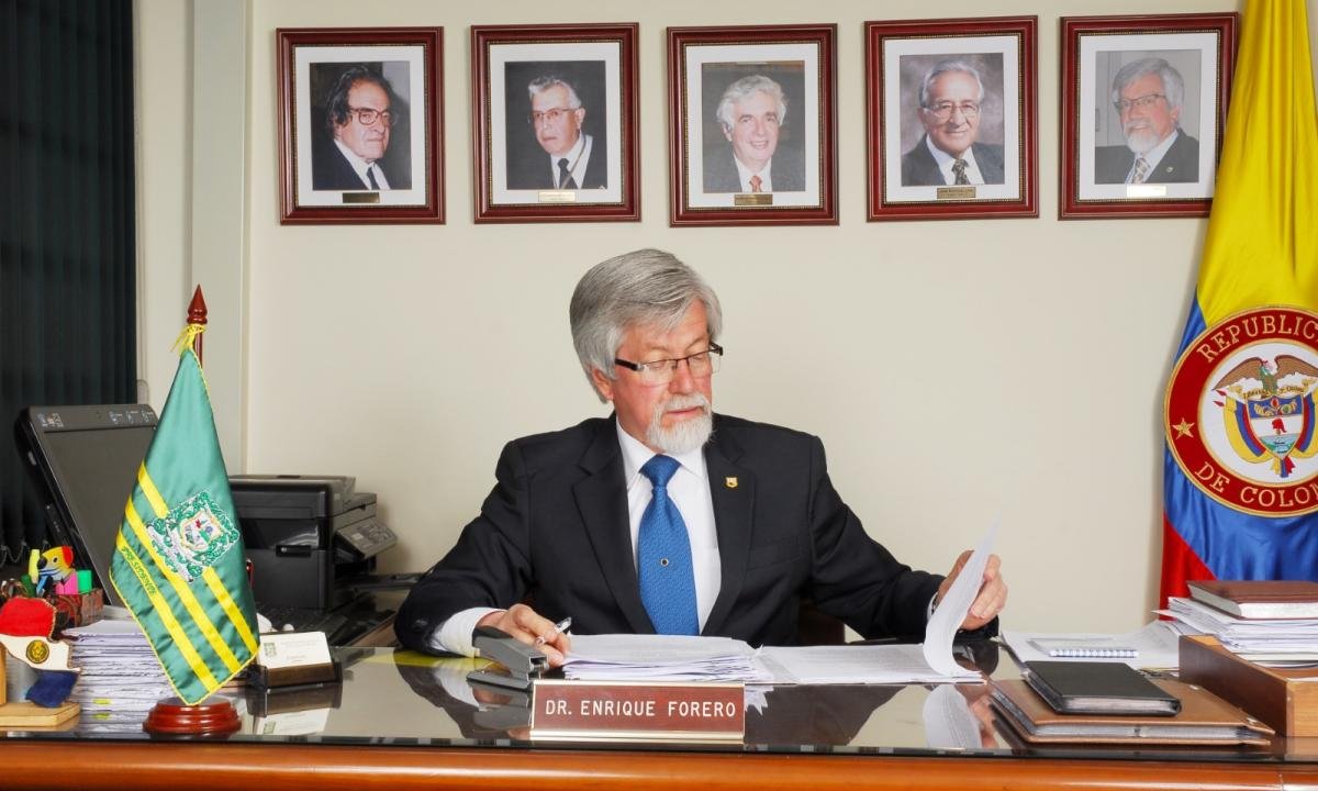 ELTIEMPO's tweet photo. 🔴 Enrique Forero, el botánico que se dedicó a defender el desarrollo científico ▶︎ https://t.co/hZG295eoMX https://t.co/XStWZm3lHz