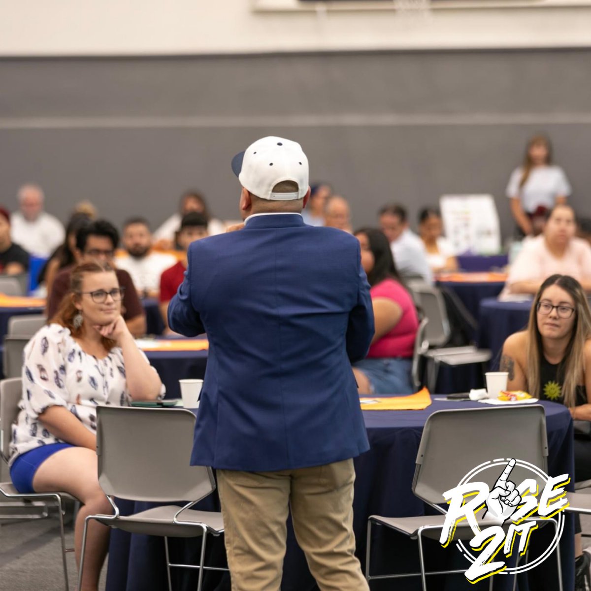 RISE2ITPRO's tweet photo. Our very own Dr. H (@rise2itpro_drh) presenting at the COS EOPS Fall Kickoff☝️📸 @frankielealpix #collegeofthesequoias #visalia #eops #college #keynote #keynotespeaker #motivationalspeaking #speaker #education #firstgeneration #studentsuccess #turnupthevolume #rise2it https://t.co/AMYiSD5SQ9
